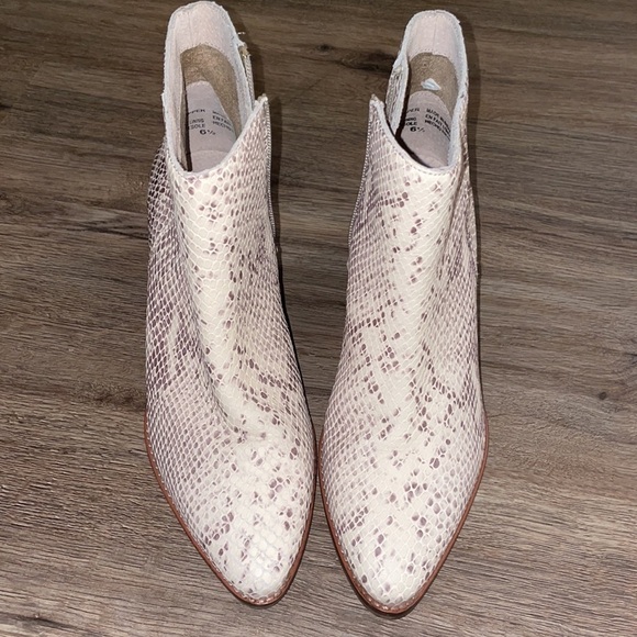Seychelles For the Occasion Snake Bootie size 6.5 - Picture 2 of 6
